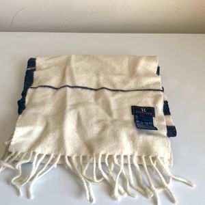 Tommy Hilfiger unisex scarf